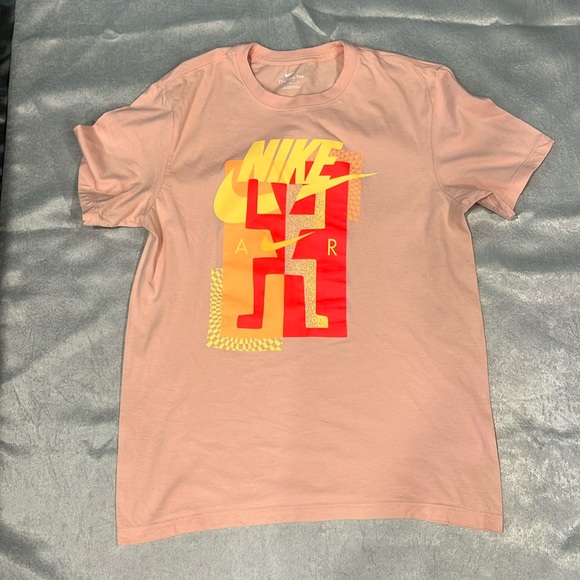 The Nike Tee Unisex - Picture 1 of 4